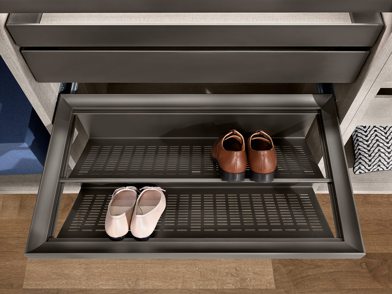 Excessories Pull Out Metal Shoe Rack For Drawer